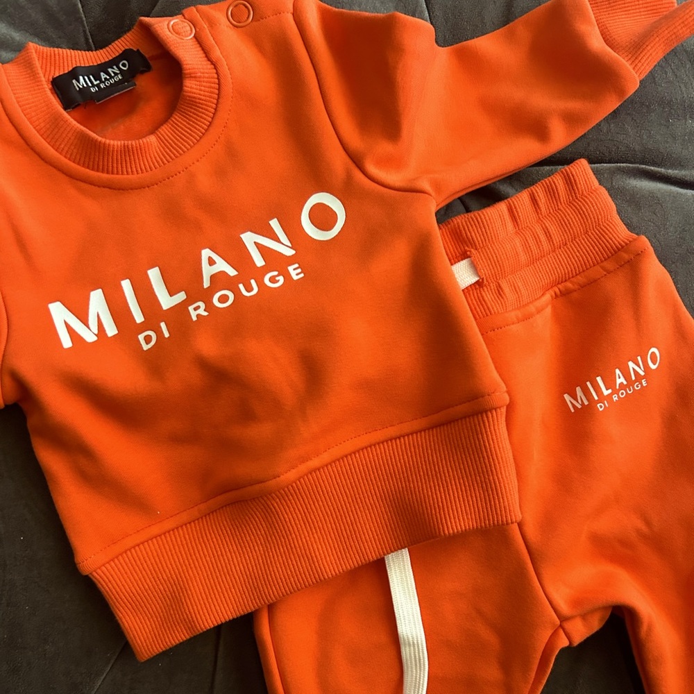 Jogging suit orange